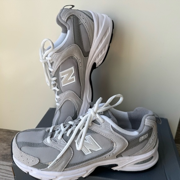 NEW BALANCE 530 IN RAINCLOUD WITH SHADOW GREY & SILVER METALLIC Sneakers size 8 - Picture 5 of 9